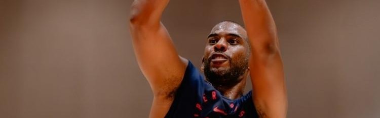 快船晒最新训练照！三大新援提前磨合，全新14人大名单争冠